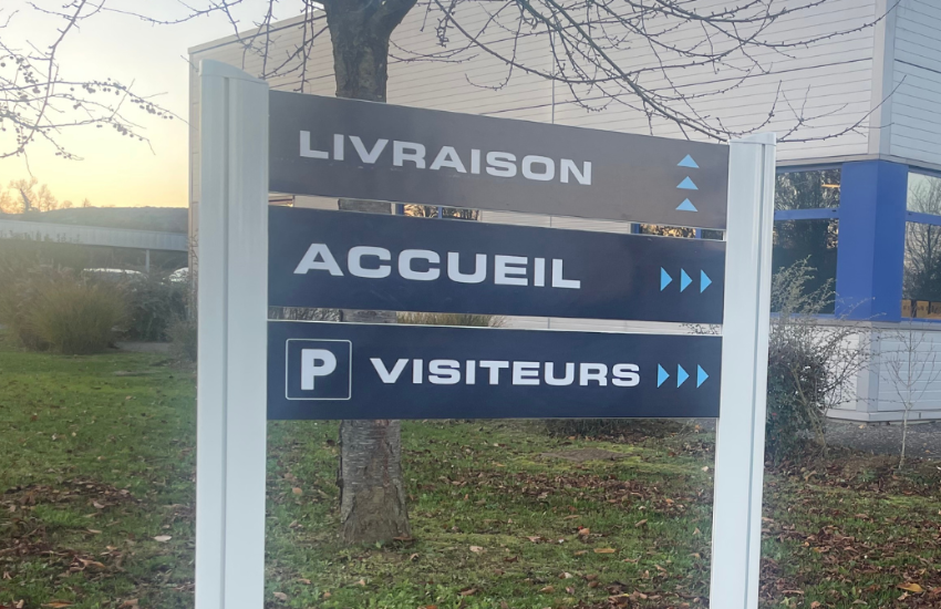 Image d'un panneau bi-mât